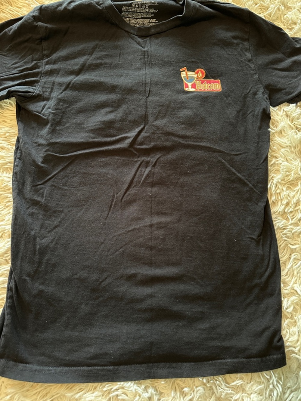Volcom Men’s Tee, size S.
